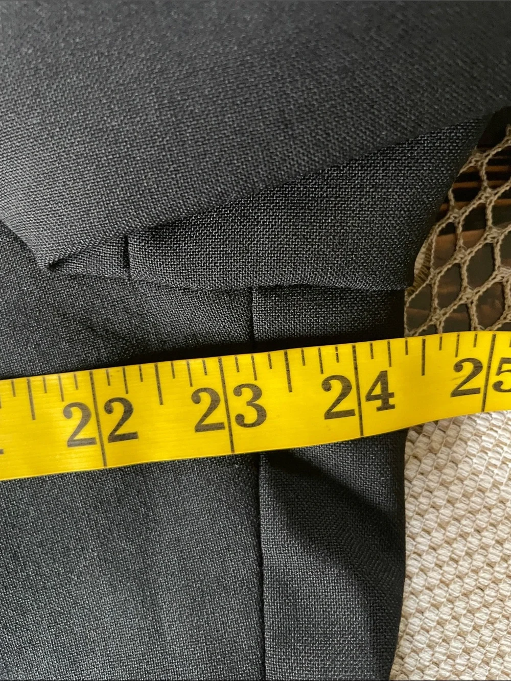 Oscar de la Renta Black Satin Notch Lapel Tuxedo Jacket - Picture 9 of 16